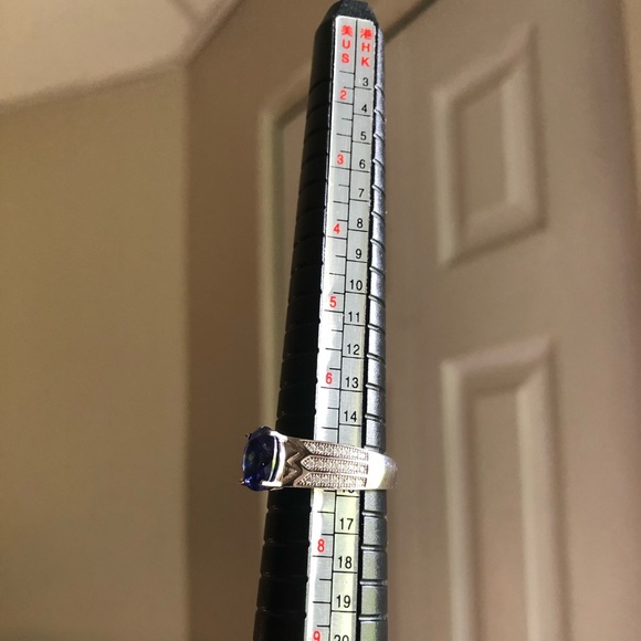 Amethyst stone set in 925 stamped silver ring w/white Cubic Zirconia size 7 - Picture 10 of 11